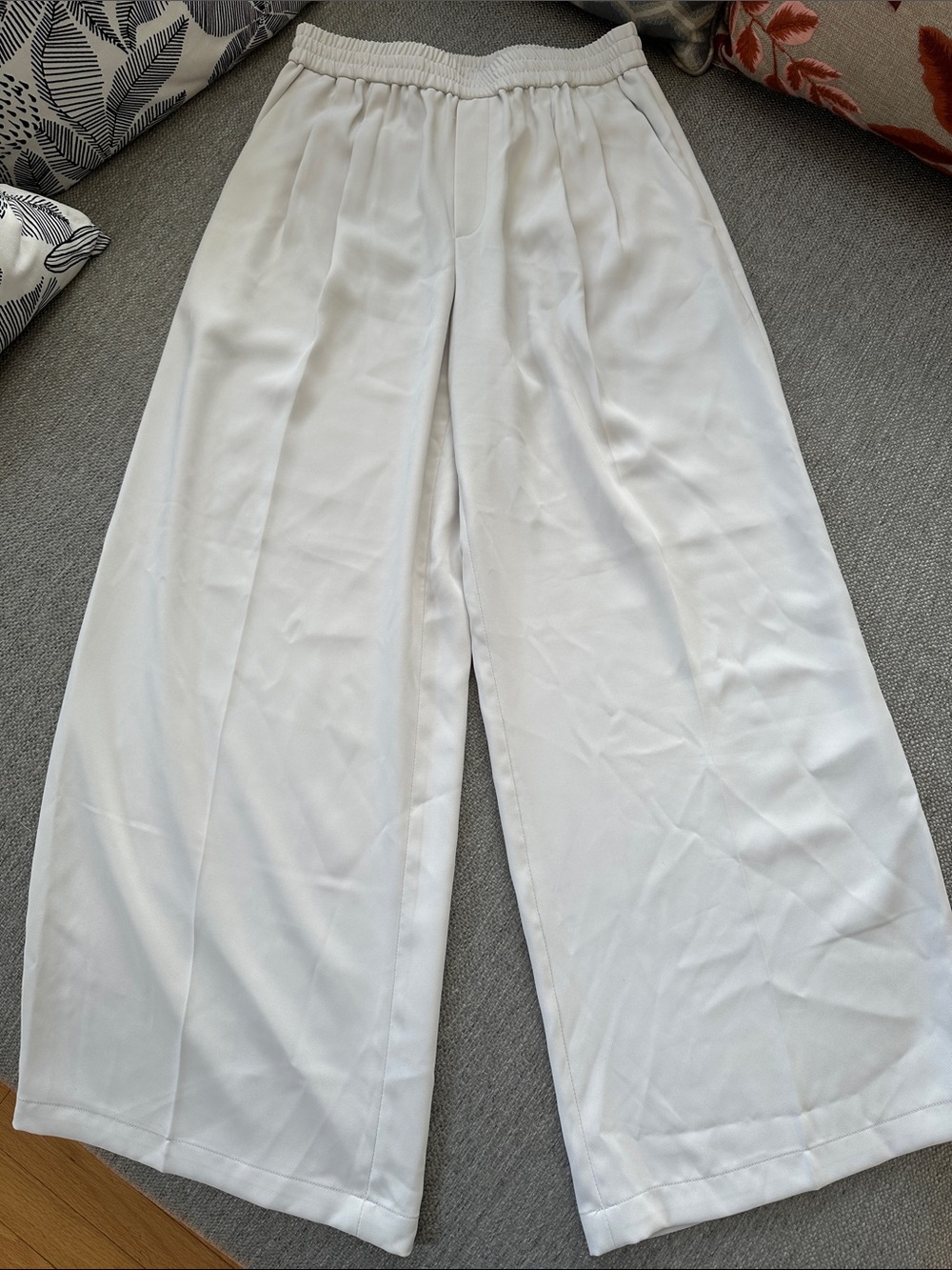 Uniqlo wide leg pants in cream